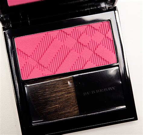 Burberry Light Glow Natural Blush No.10 Hydrangea Pink 